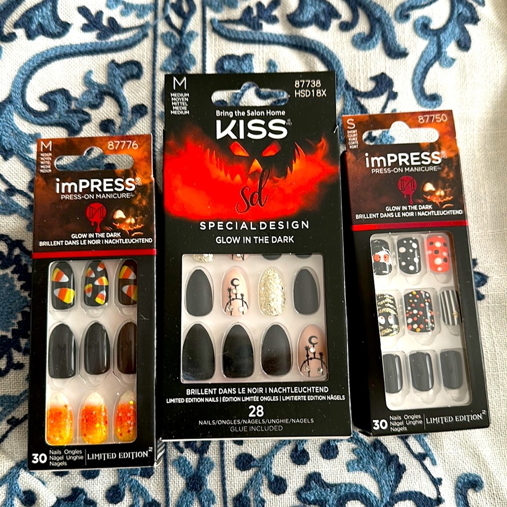 NIB three sets of Halloween press on nails impress and Kiss
